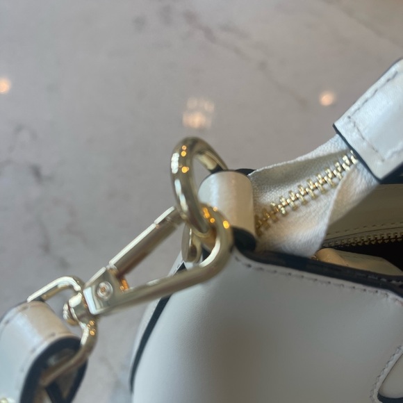 VALENTINO CREAM HANDBAG! Tassel!! Handles or crossbody strap! New - Picture 7 of 10